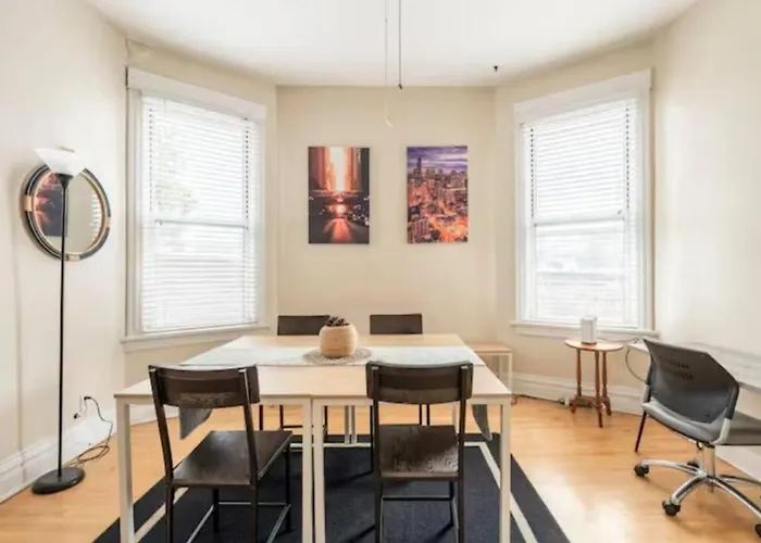 The Roscoe Village Appartement *