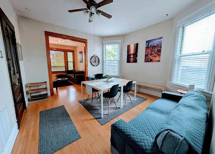 The Roscoe Village Appartement